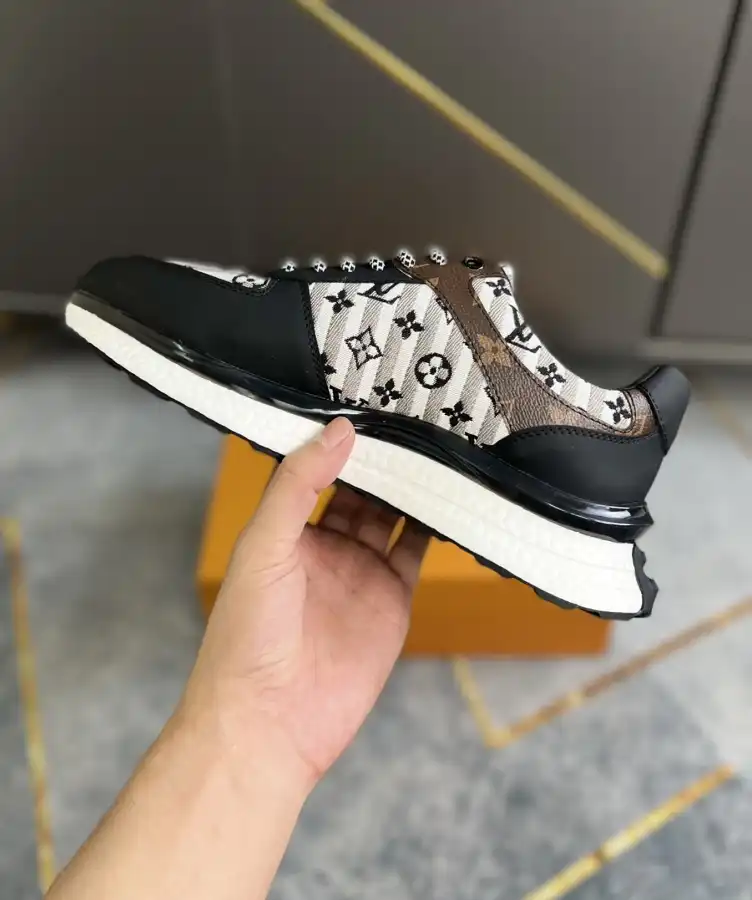 hype Louis Vuitton Sneakers