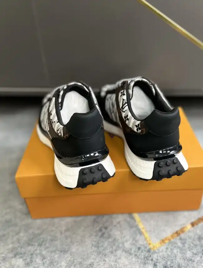 hype Louis Vuitton Sneakers