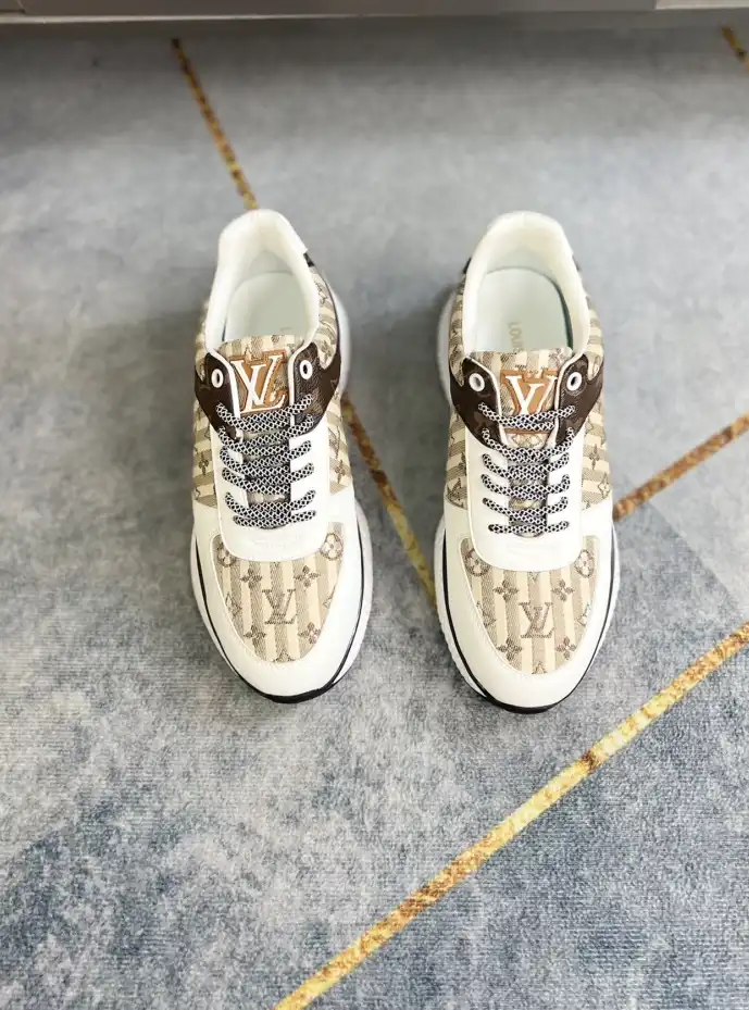 hype Louis Vuitton Sneakers