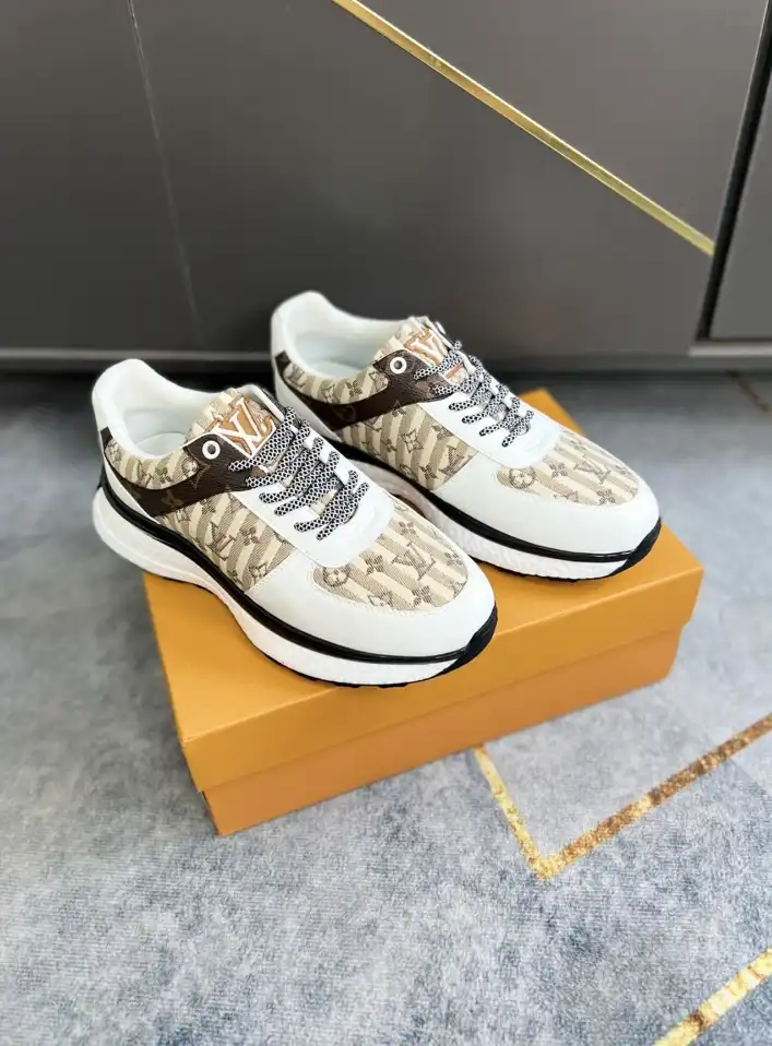 hype Louis Vuitton Sneakers