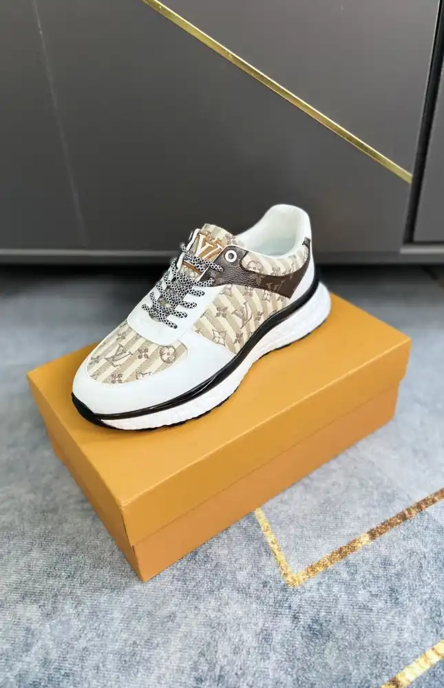 hype Louis Vuitton Sneakers