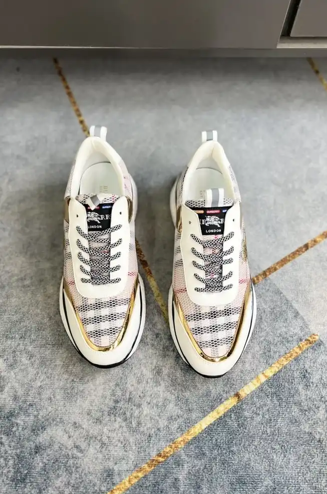 hype Burberry Sneakers