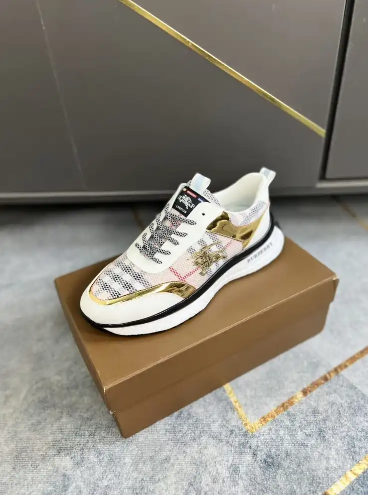 hype Burberry Sneakers