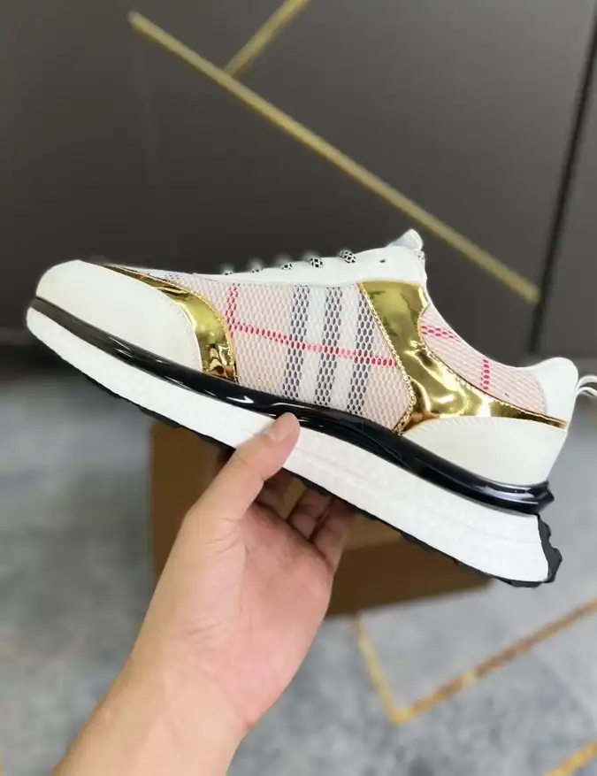 hype Burberry Sneakers