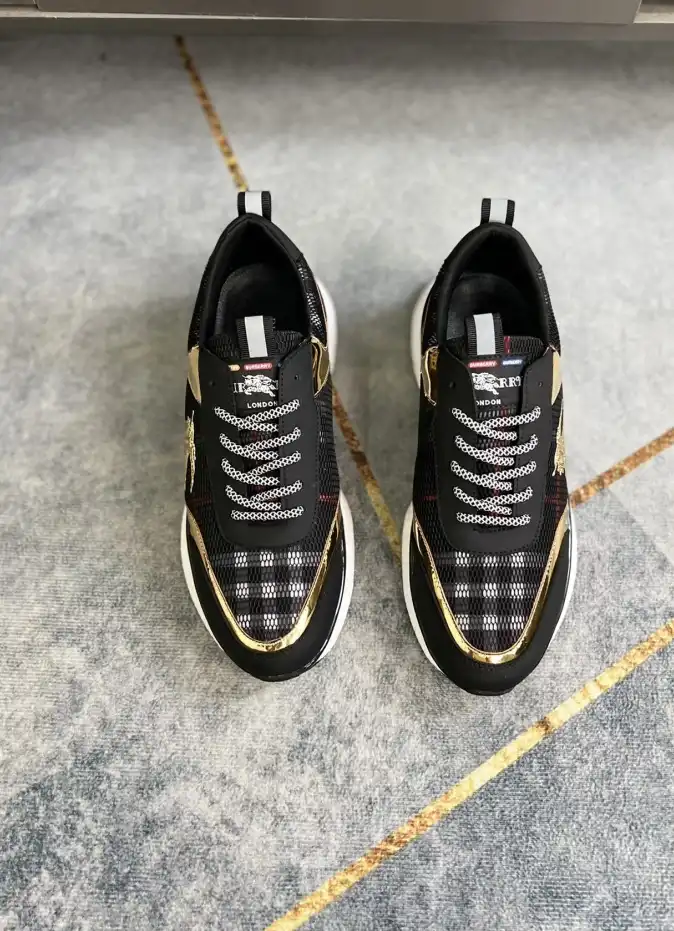 hype Burberry Sneakers