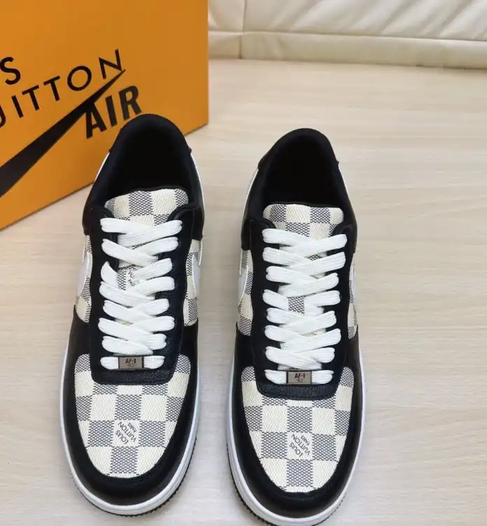 hype Louis Vuitton Sneakers