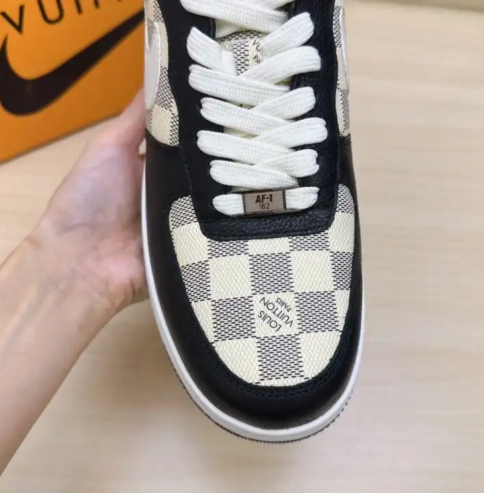 hype Louis Vuitton Sneakers