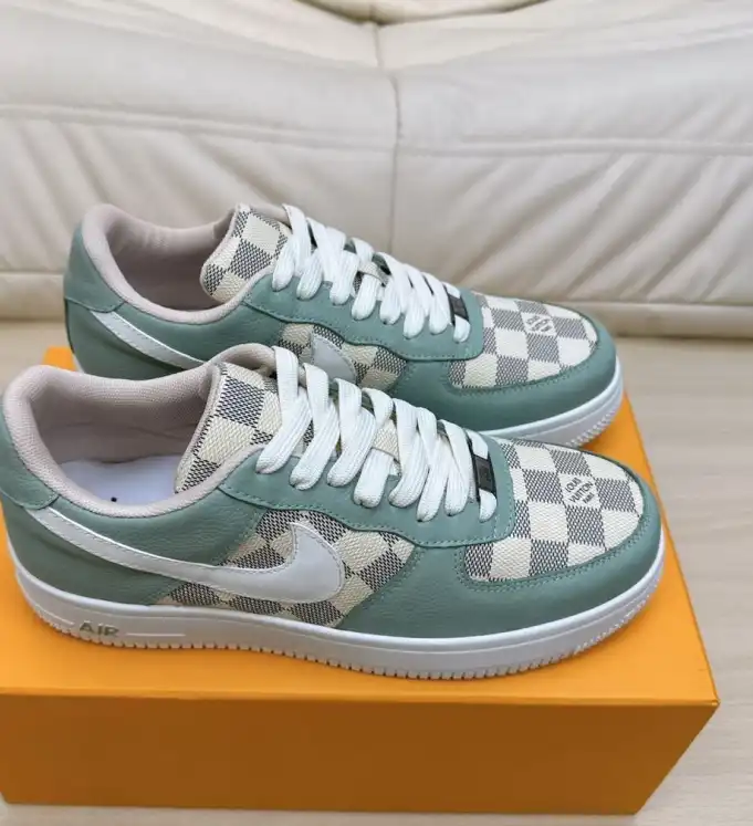 hype Louis Vuitton Sneakers