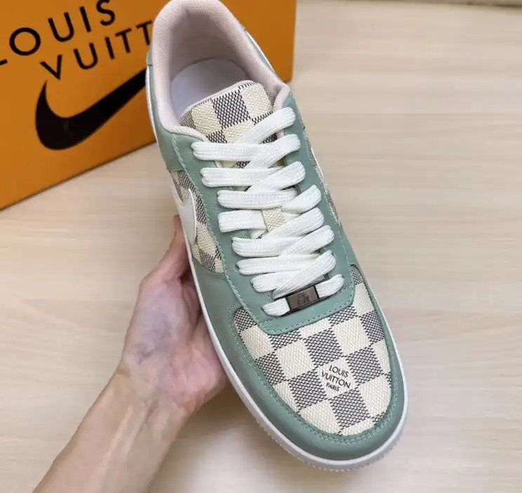 hype Louis Vuitton Sneakers