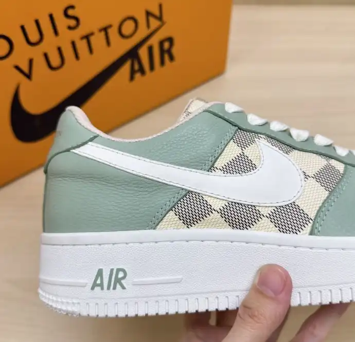 hype Louis Vuitton Sneakers