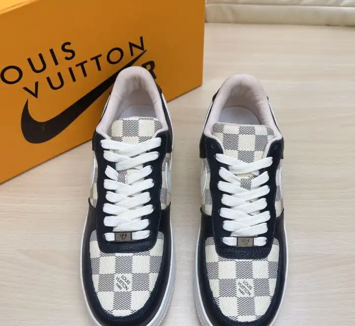 hype Louis Vuitton Sneakers