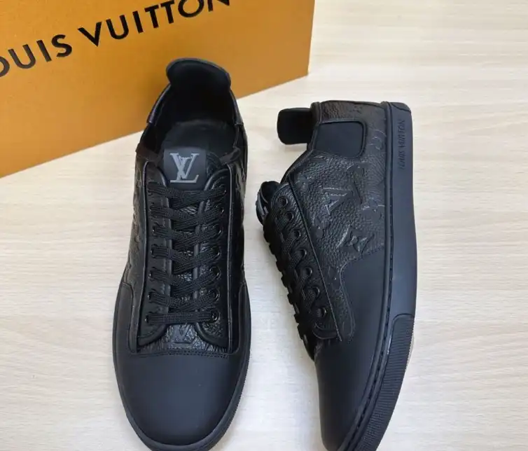 hype Louis Vuitton Sneakers