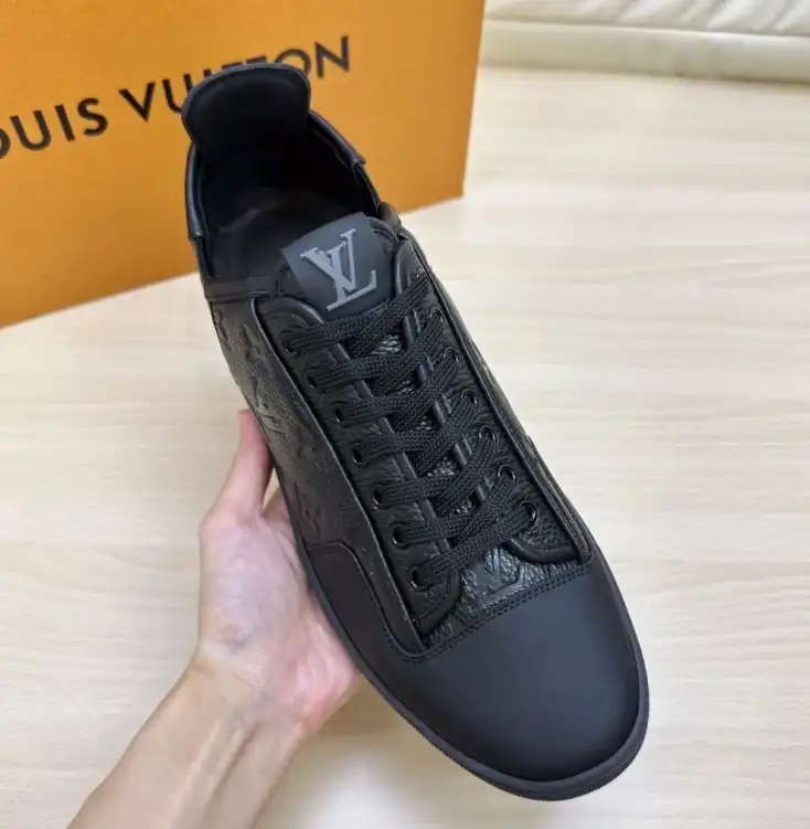 hype Louis Vuitton Sneakers