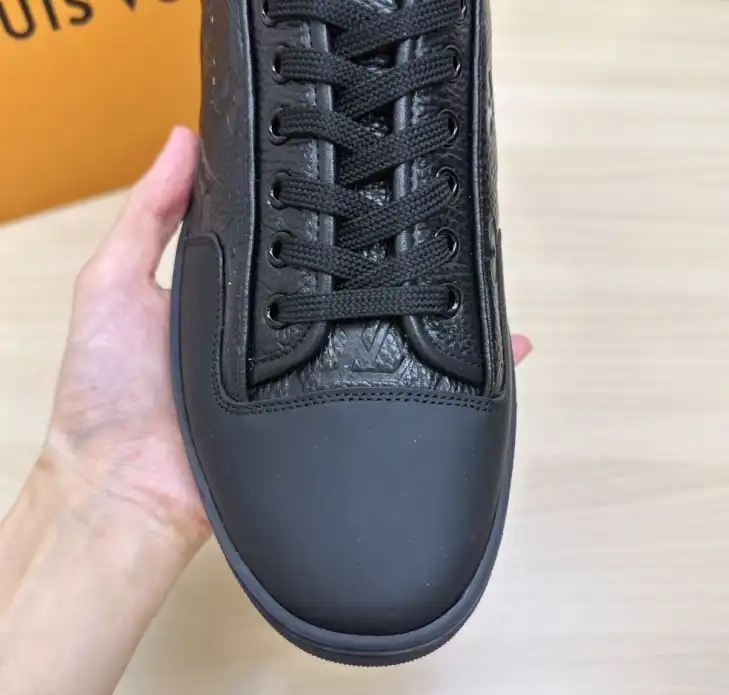 hype Louis Vuitton Sneakers