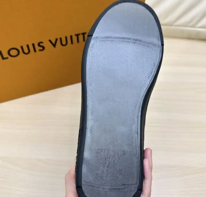 hype Louis Vuitton Sneakers