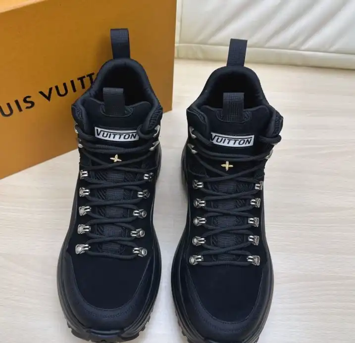 hype Louis Vuitton Sneakers