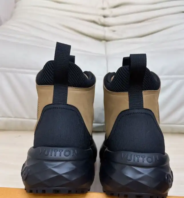 hype Louis Vuitton Sneakers