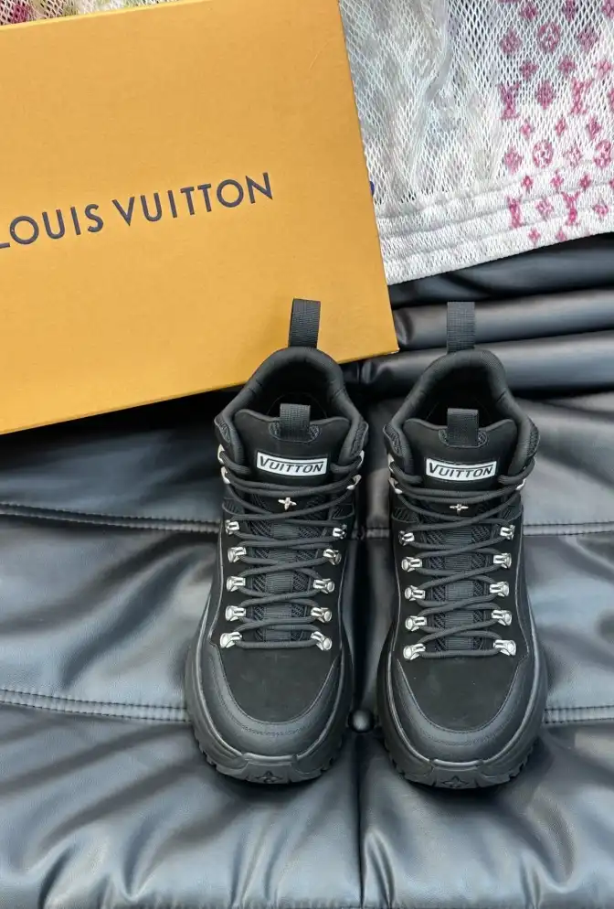 hype Louis Vuitton Sneakers