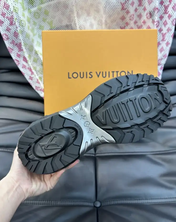 hype Louis Vuitton Sneakers