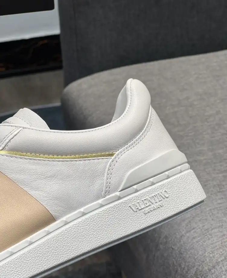 hype Valentino Sneakers