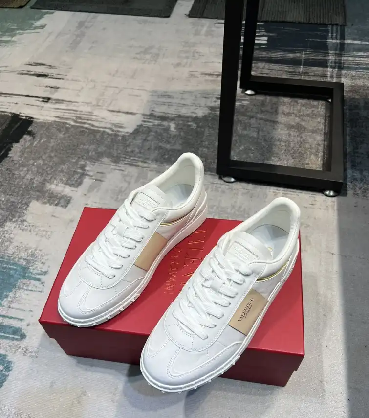 hype Valentino Sneakers