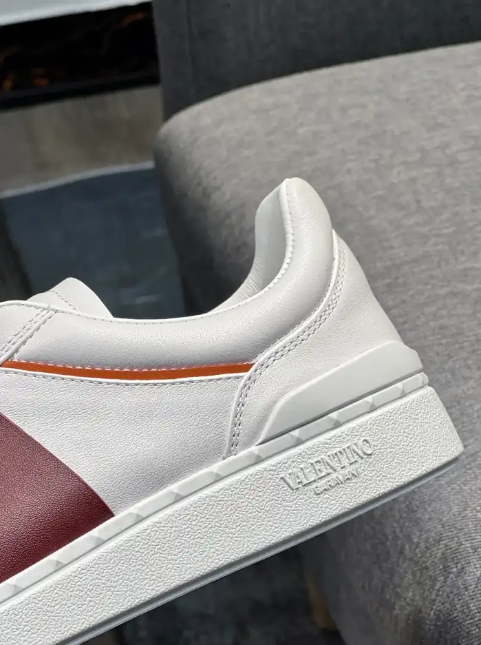 hype Valentino Sneakers