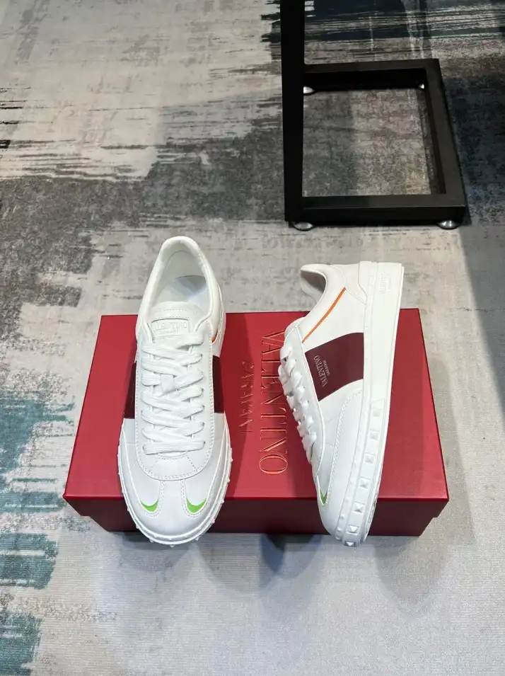 hype Valentino Sneakers