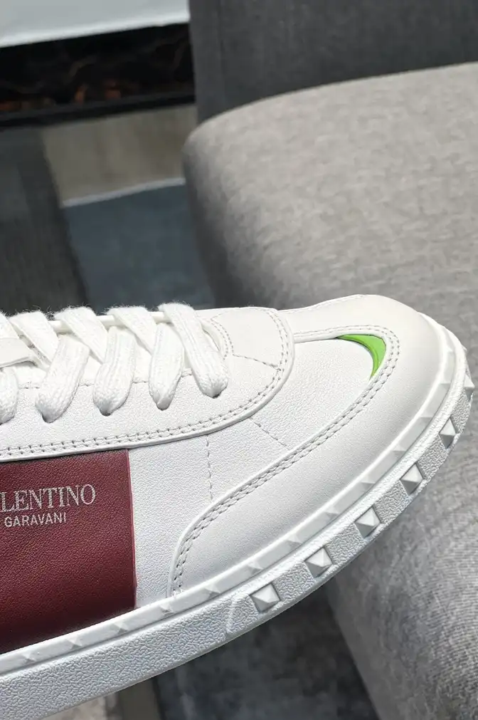 hype Valentino Sneakers