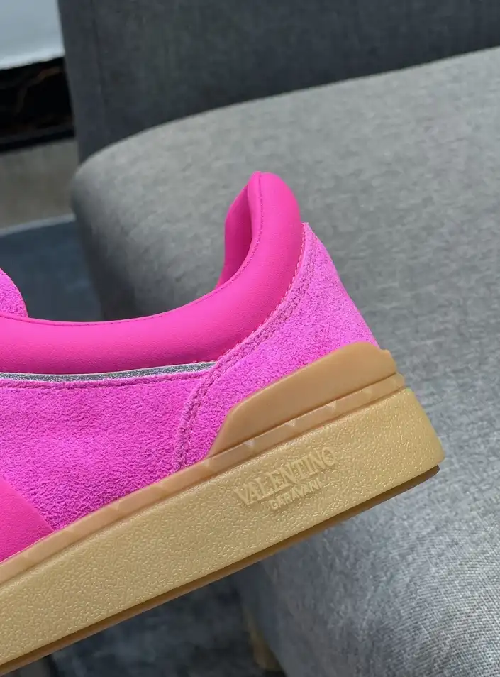 hype Valentino Sneakers