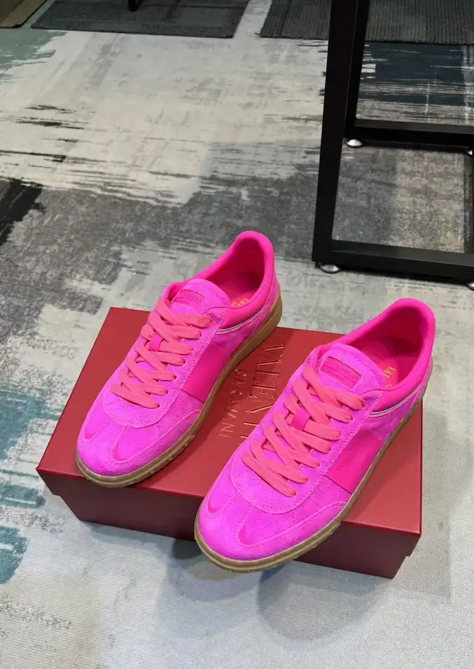 hype Valentino Sneakers