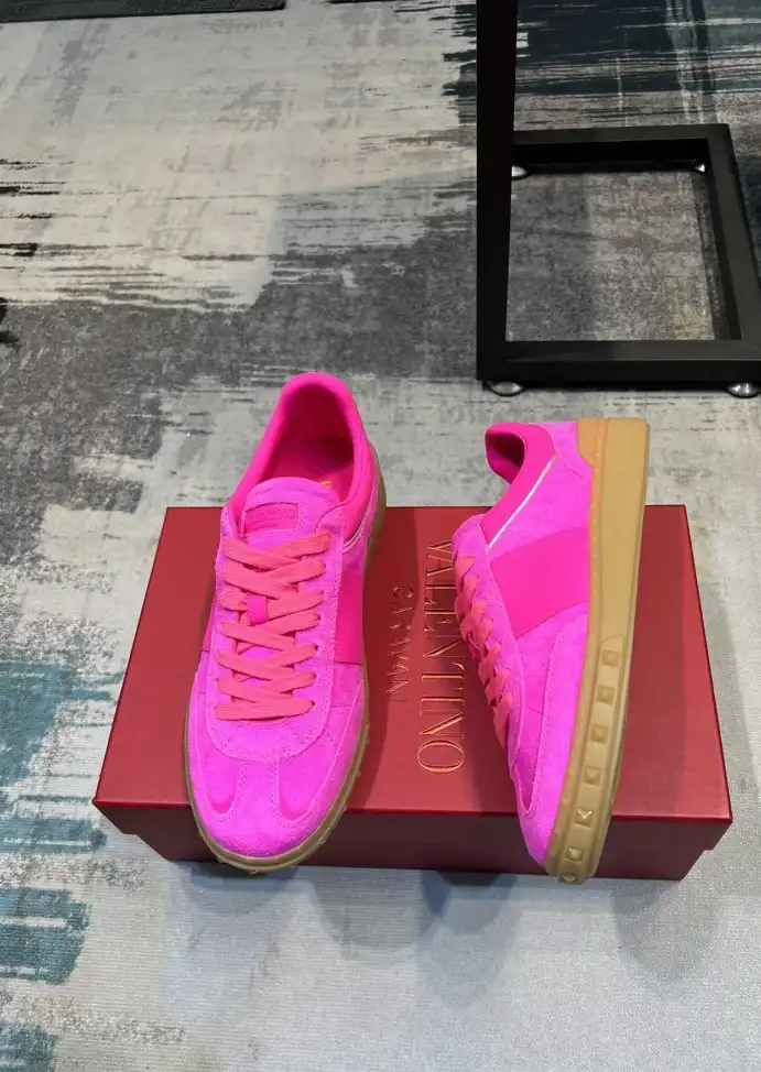 hype Valentino Sneakers