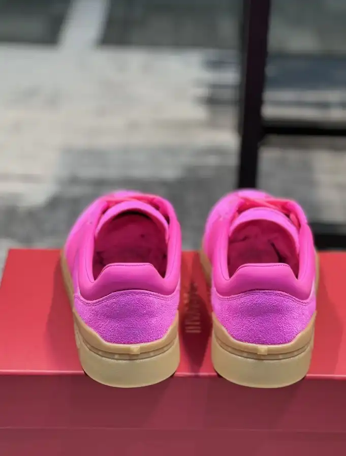 hype Valentino Sneakers