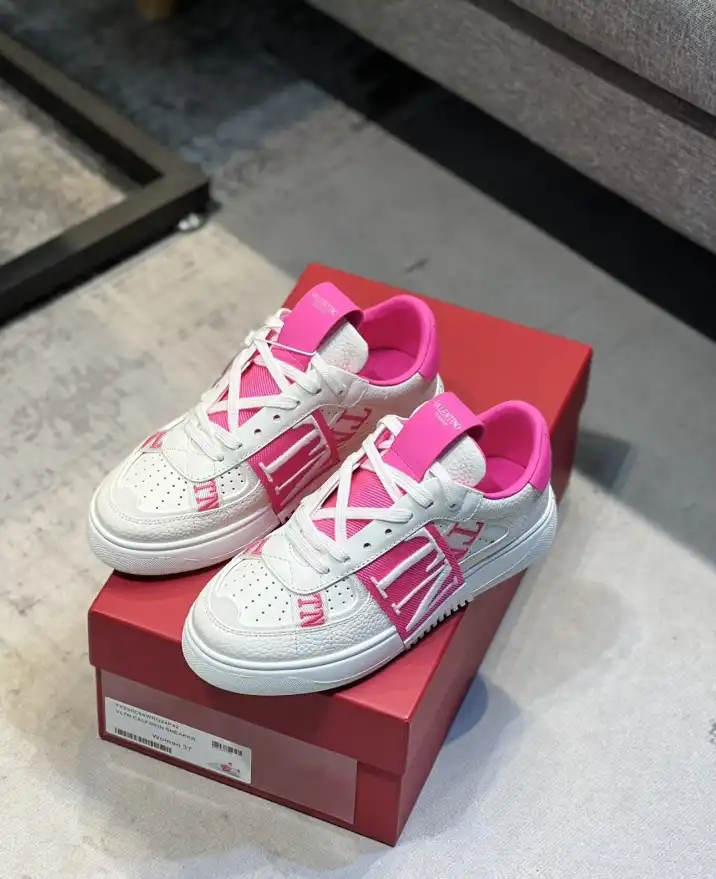 hype Valentino Sneakers