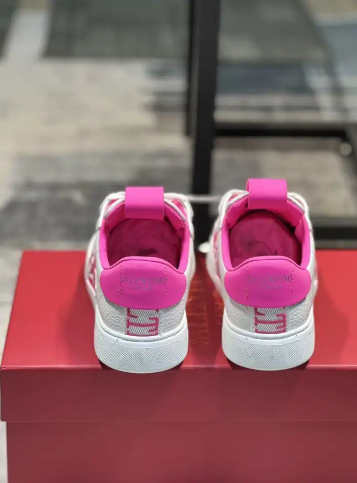 hype Valentino Sneakers