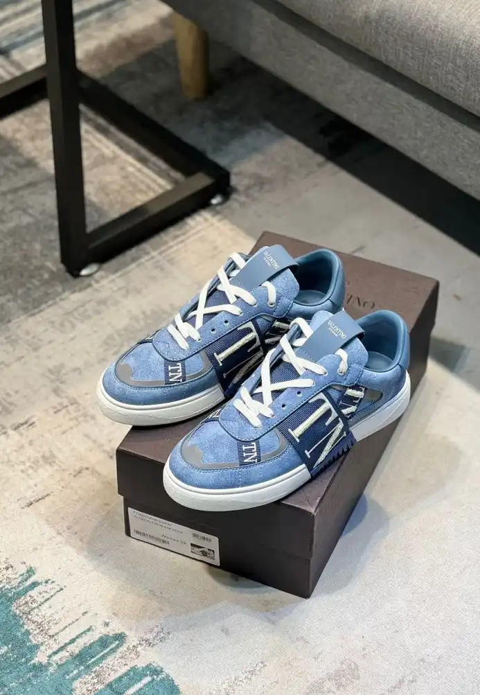 hype Valentino Sneakers