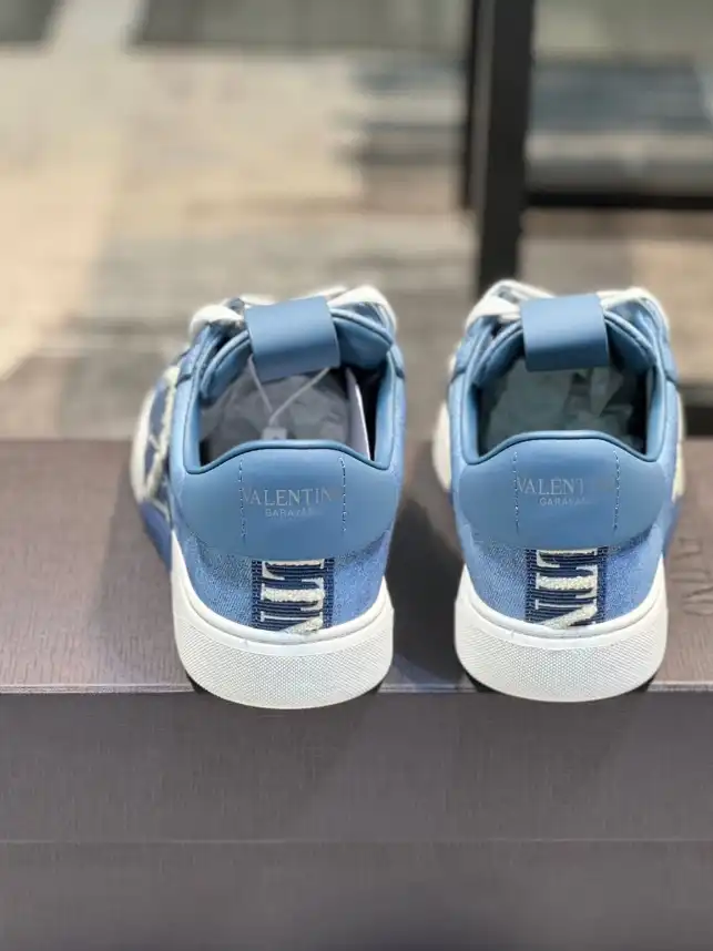 hype Valentino Sneakers