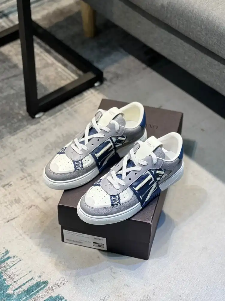 hype Valentino Sneakers