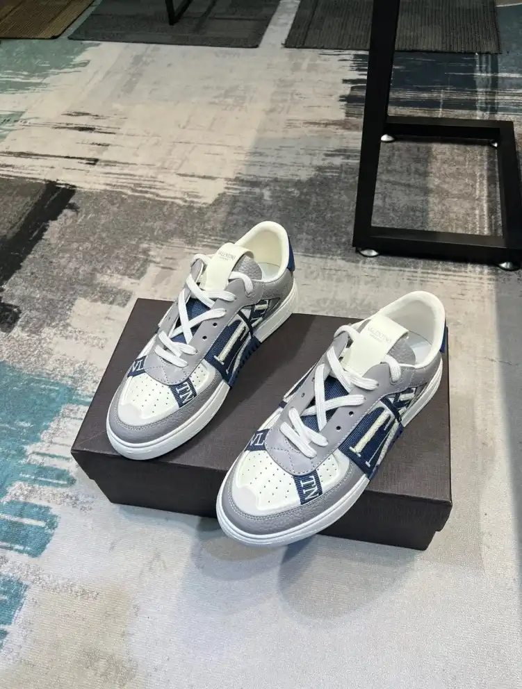 hype Valentino Sneakers