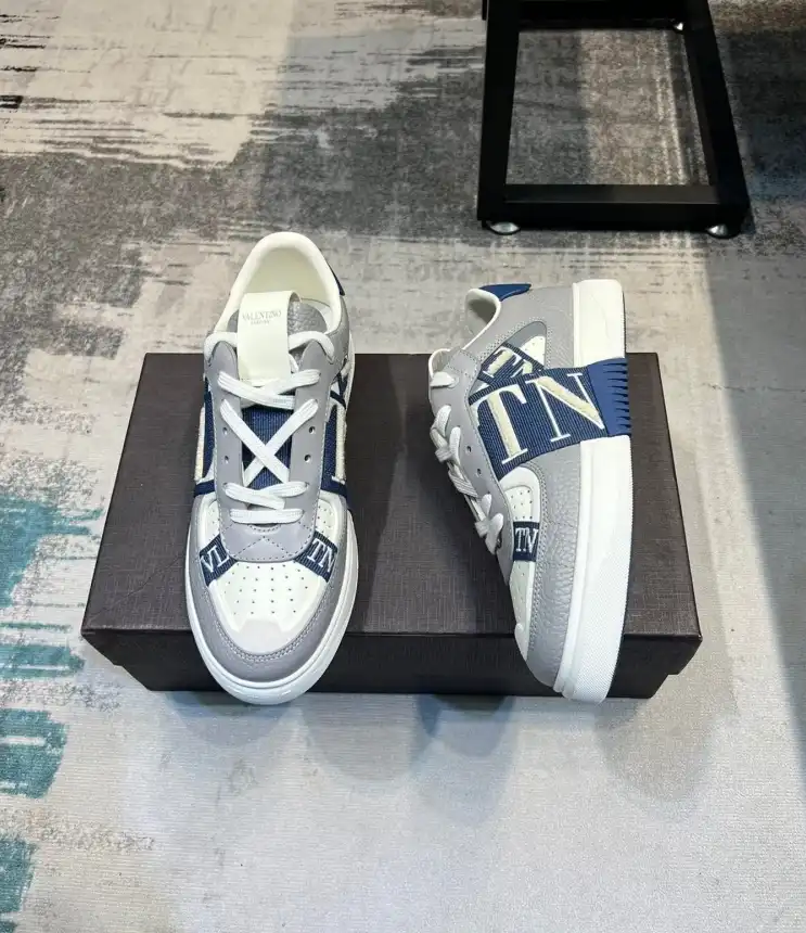 hype Valentino Sneakers