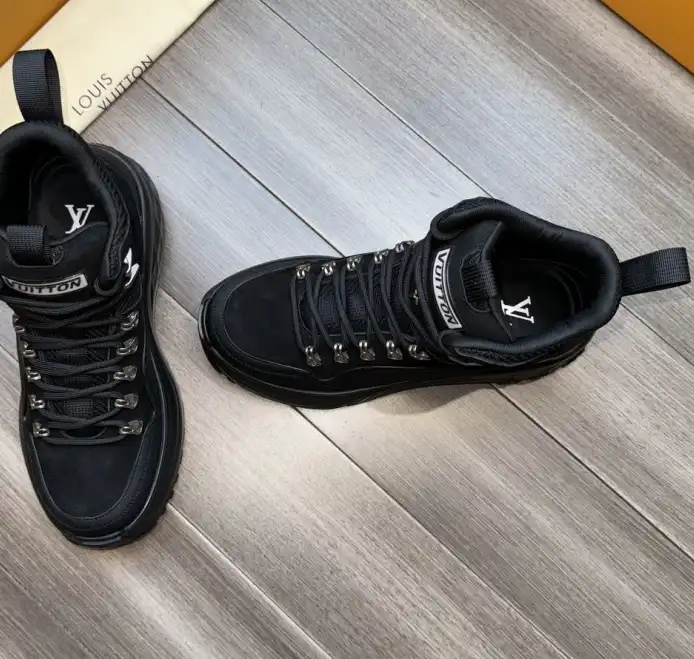 hype Louis Vuitton Sneakers