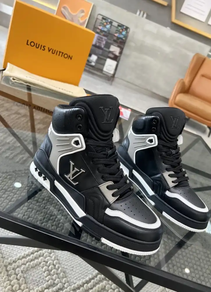 hype Louis Vuitton Sneakers