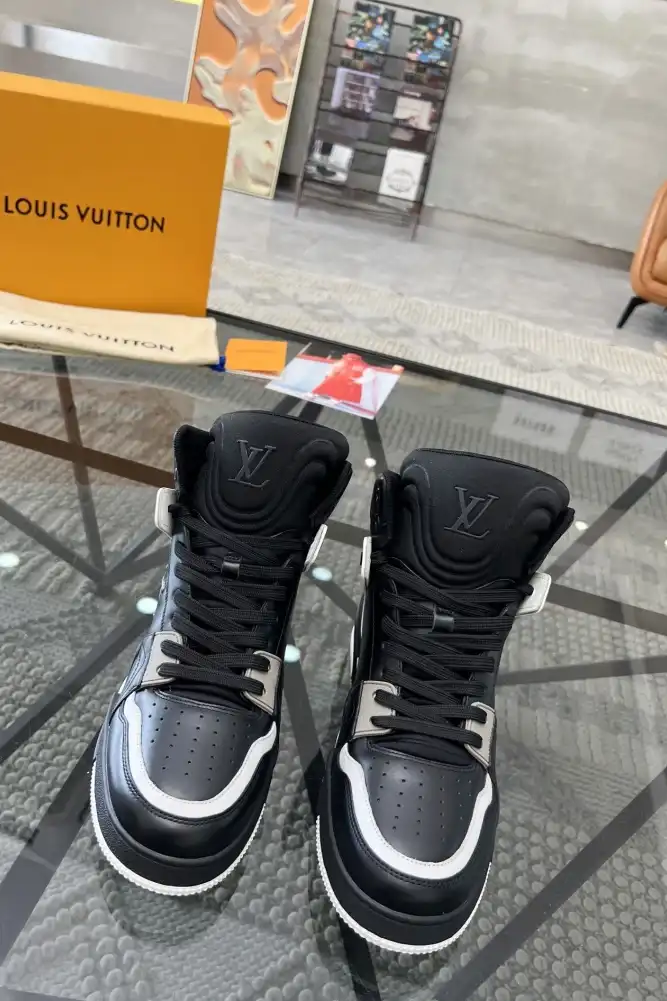 hype Louis Vuitton Sneakers