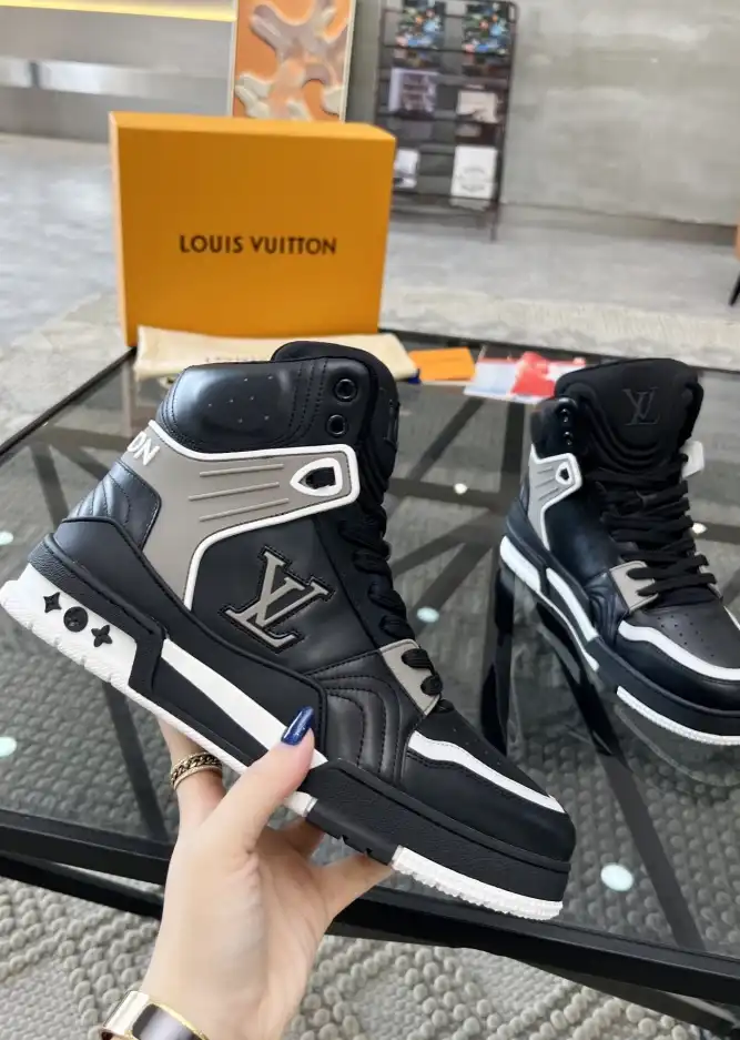 hype Louis Vuitton Sneakers