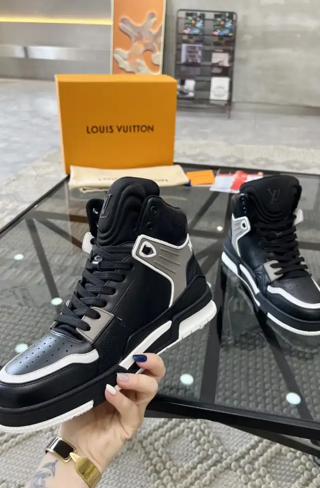 hype Louis Vuitton Sneakers