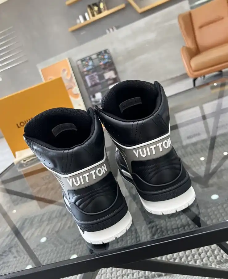 hype Louis Vuitton Sneakers