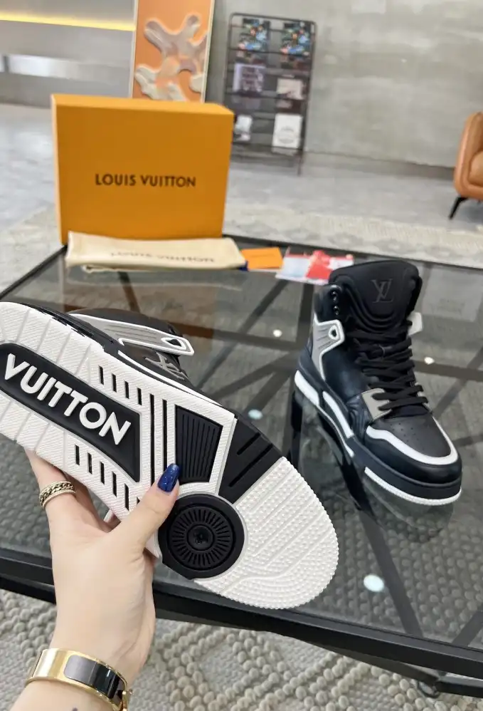 hype Louis Vuitton Sneakers