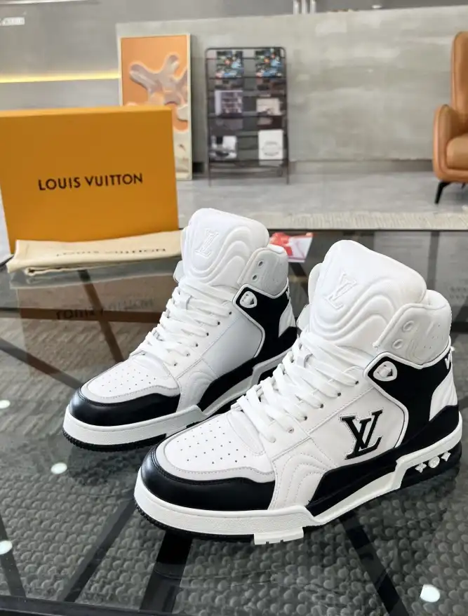 hype Louis Vuitton Sneakers