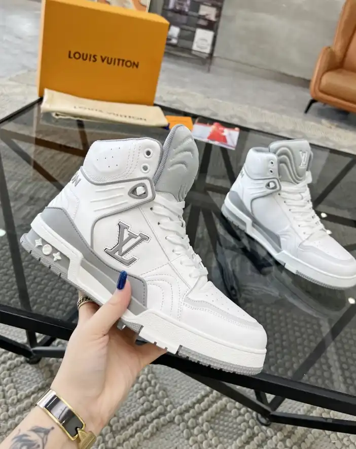 hype Louis Vuitton Sneakers