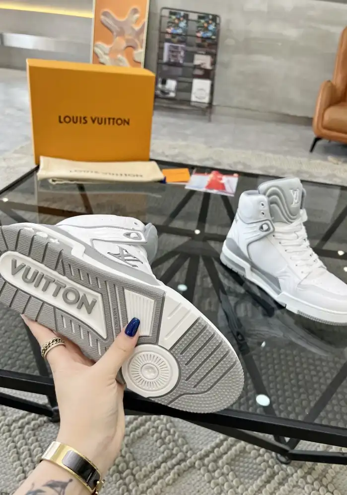 hype Louis Vuitton Sneakers