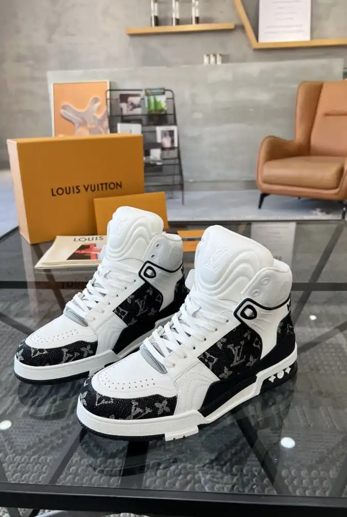 hype Louis Vuitton Sneakers